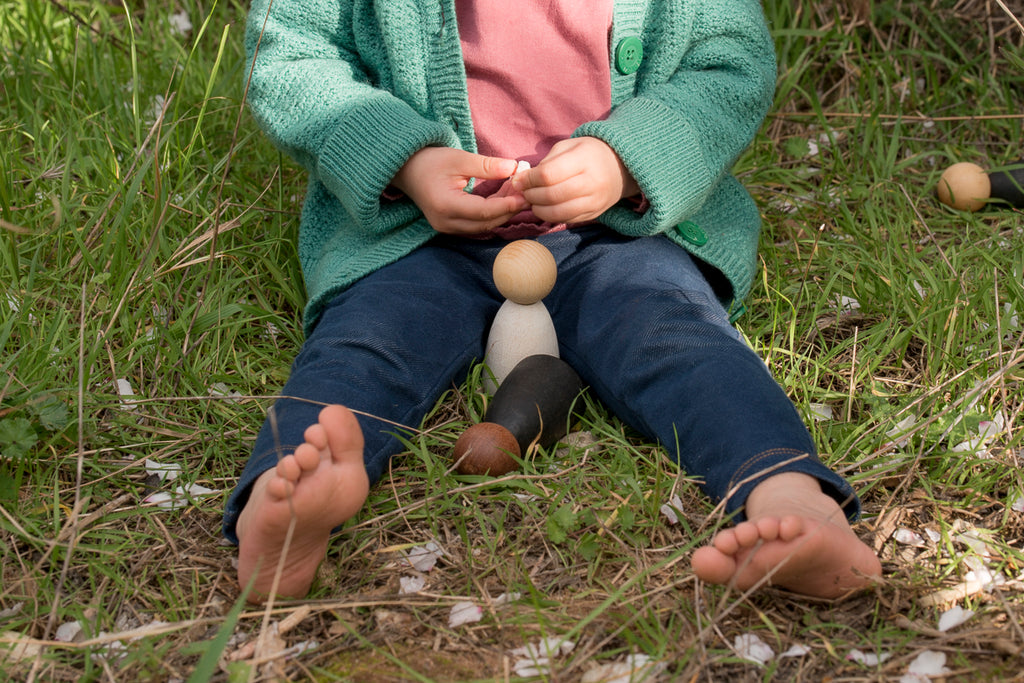 Adult Nins Light Wood