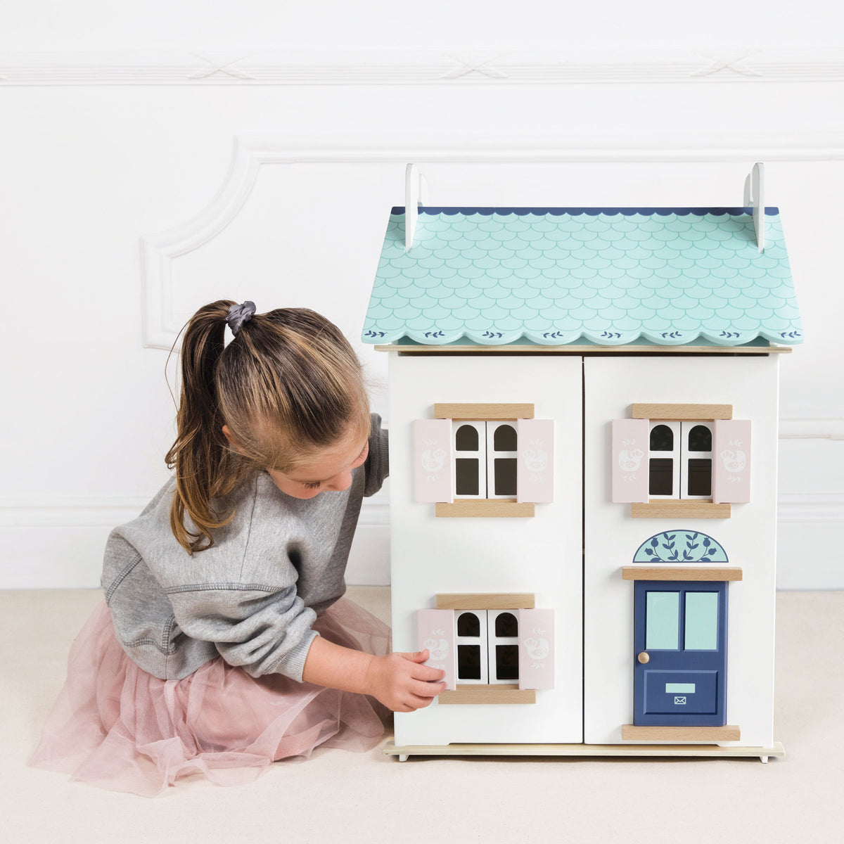 Le Toy Van Bluebelle Wooden Dolls House