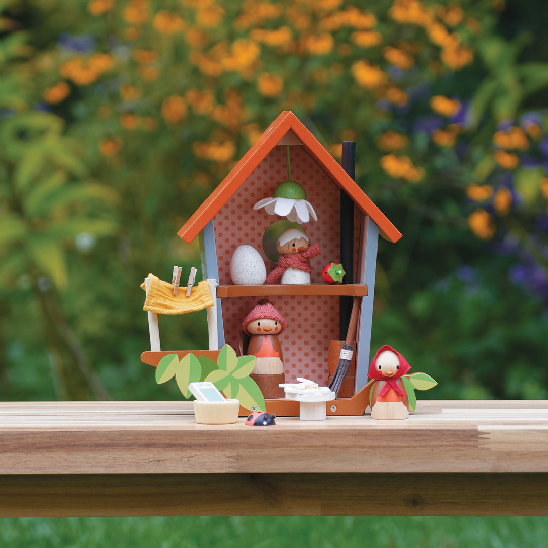 Merrywood Tales Robins Nest Box