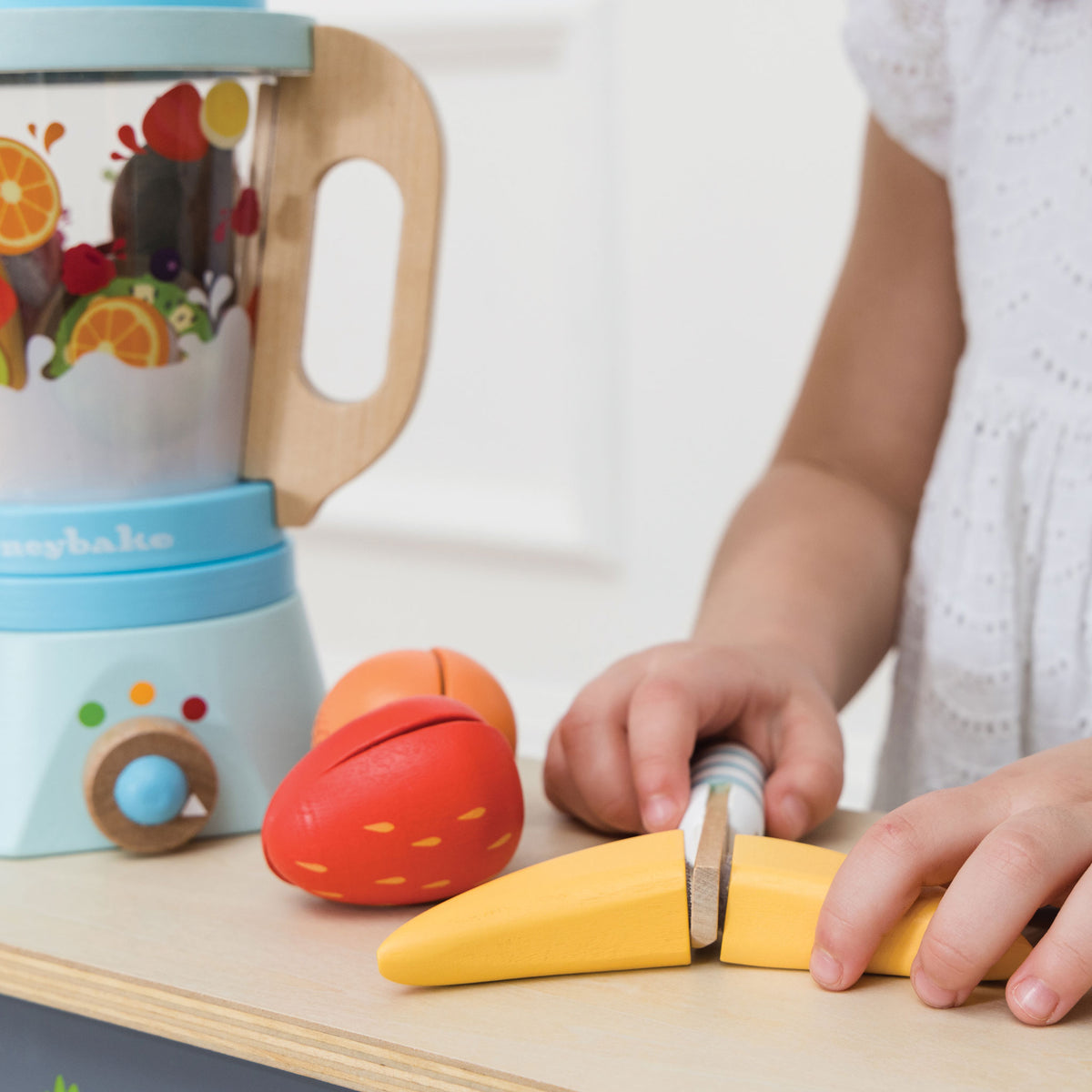Le Toys Van Fruit and Smoothie Blender Set